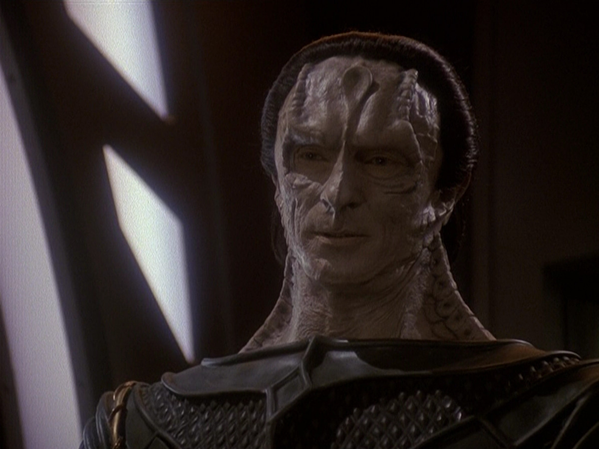 extant_StarTrek_DS9_5x19-TiesOfBloodAndWater_02281.jpg