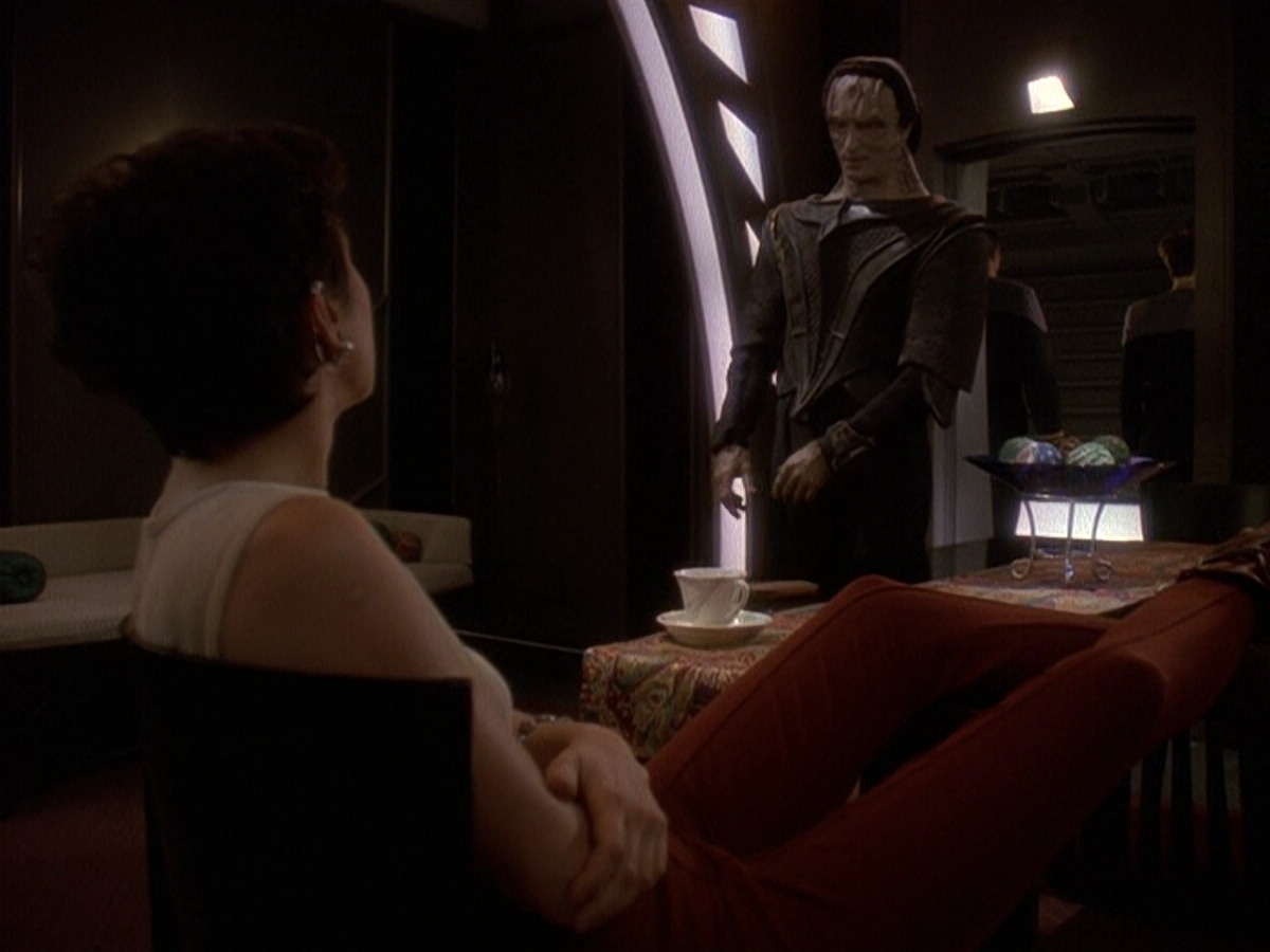extant_StarTrek_DS9_5x19-TiesOfBloodAndWater_02304.jpg