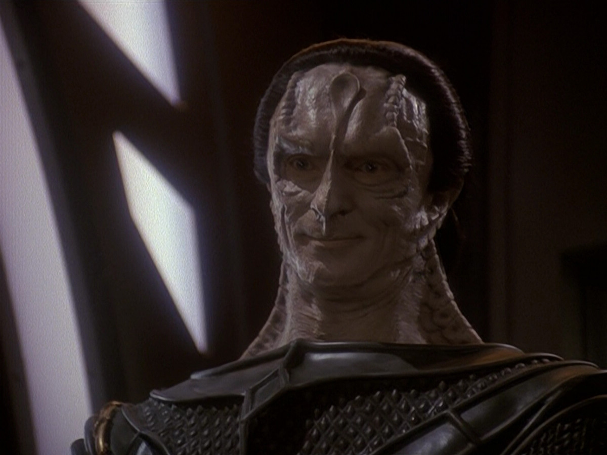 extant_StarTrek_DS9_5x19-TiesOfBloodAndWater_02321.jpg