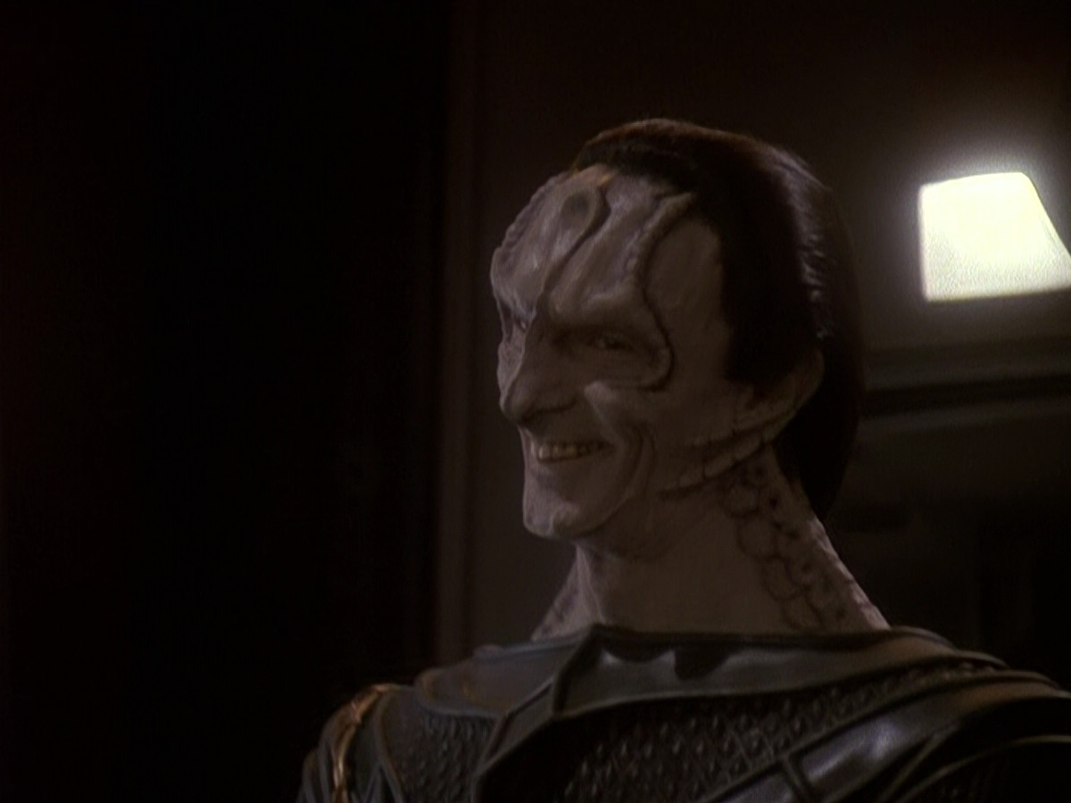 extant_StarTrek_DS9_5x19-TiesOfBloodAndWater_02345.jpg