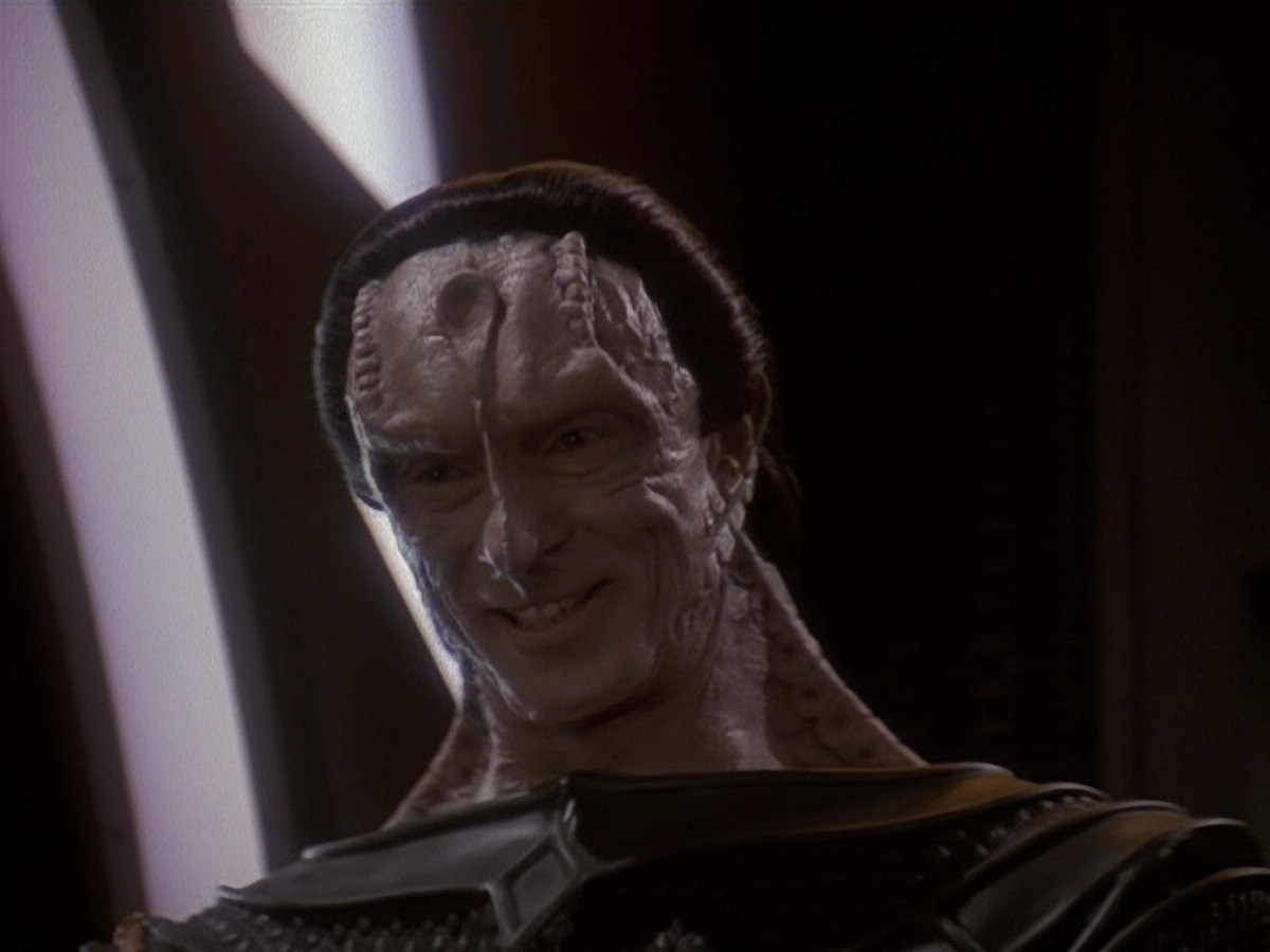extant_StarTrek_DS9_5x19-TiesOfBloodAndWater_02348.jpg