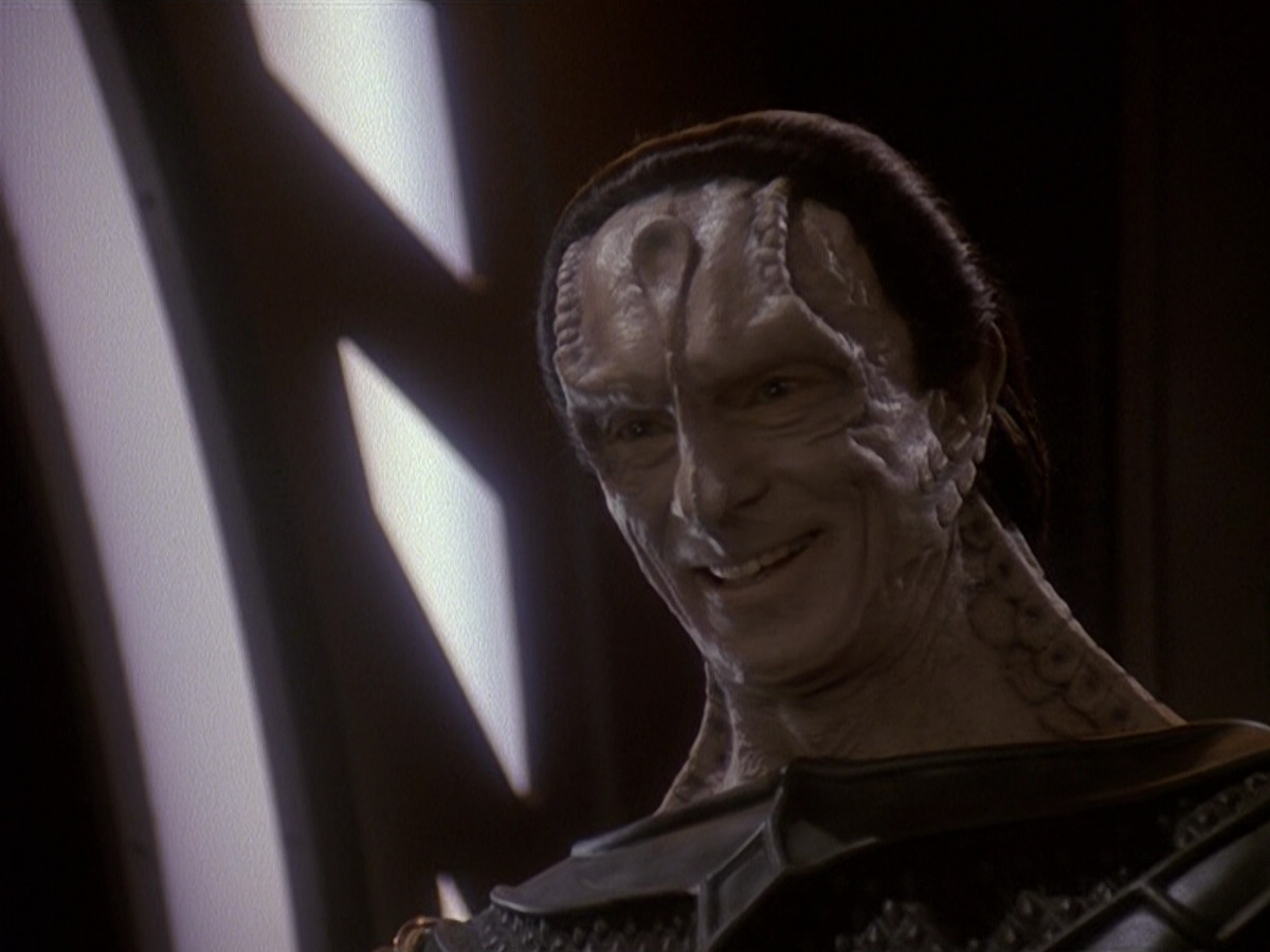 extant_StarTrek_DS9_5x19-TiesOfBloodAndWater_02350.jpg