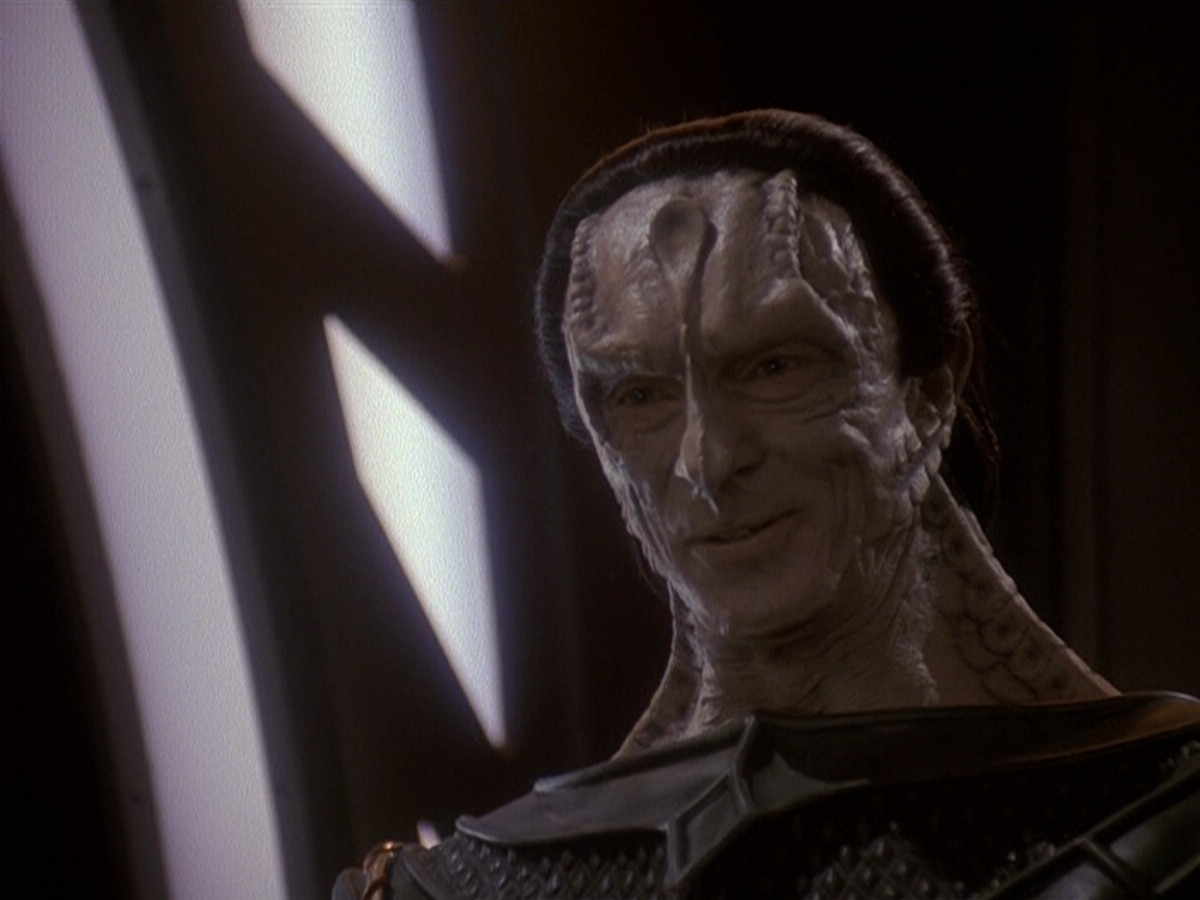 extant_StarTrek_DS9_5x19-TiesOfBloodAndWater_02353.jpg