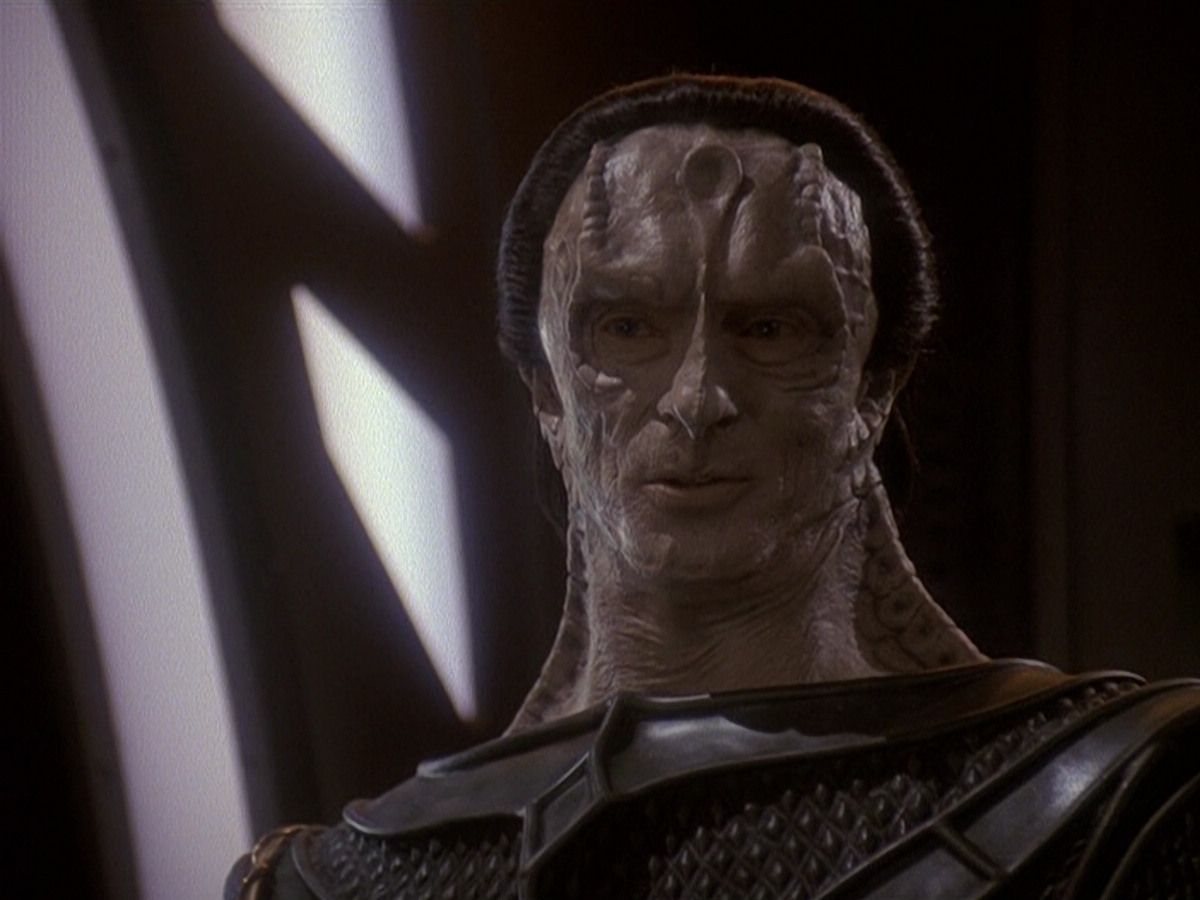 extant_StarTrek_DS9_5x19-TiesOfBloodAndWater_02362.jpg