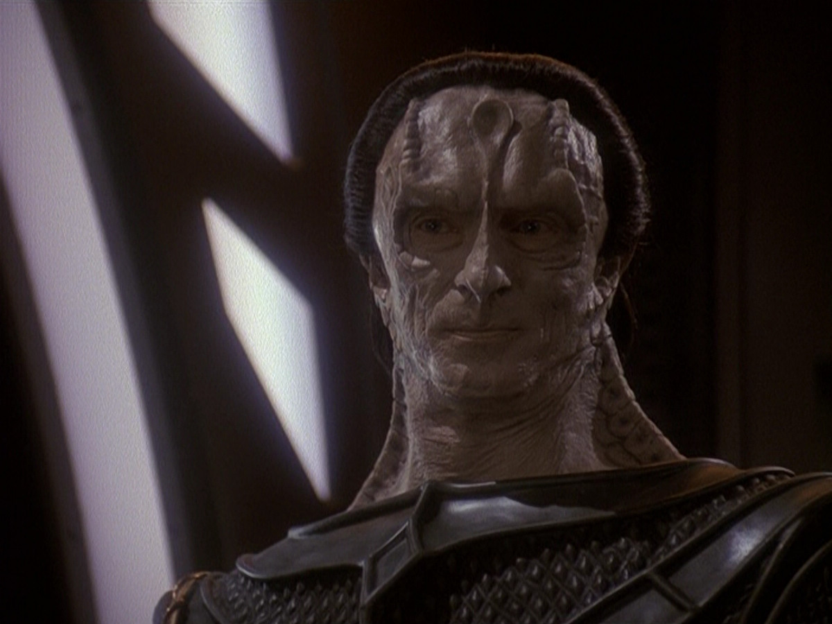 extant_StarTrek_DS9_5x19-TiesOfBloodAndWater_02363.jpg