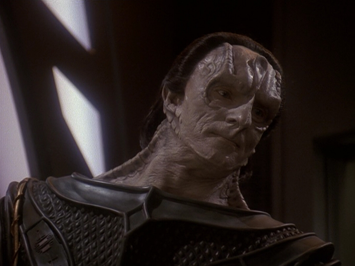 extant_StarTrek_DS9_5x19-TiesOfBloodAndWater_02374.jpg