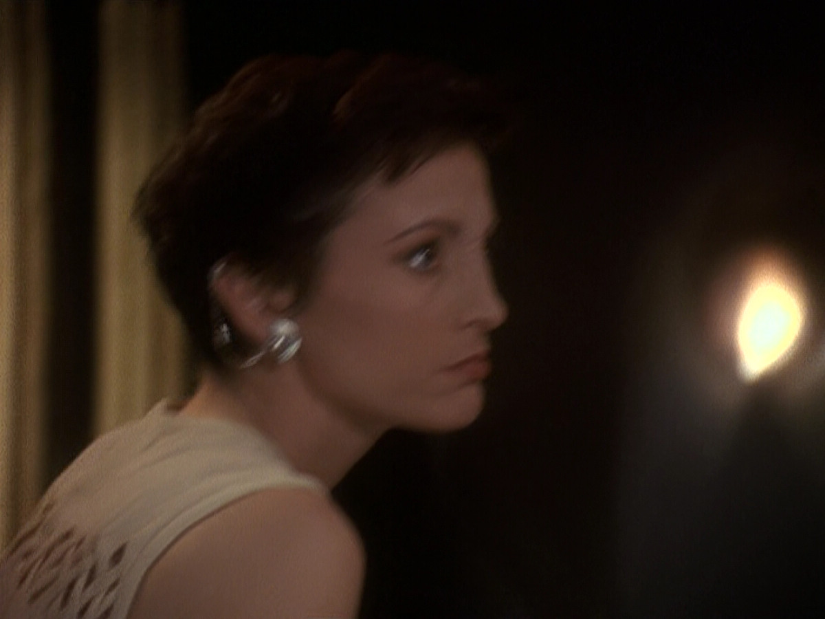 extant_StarTrek_DS9_5x19-TiesOfBloodAndWater_02376.jpg