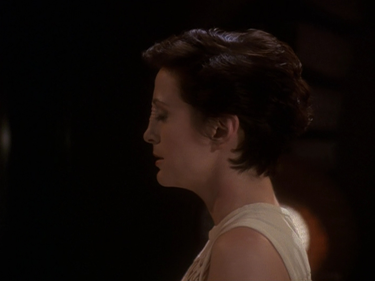 extant_StarTrek_DS9_5x19-TiesOfBloodAndWater_02413.jpg