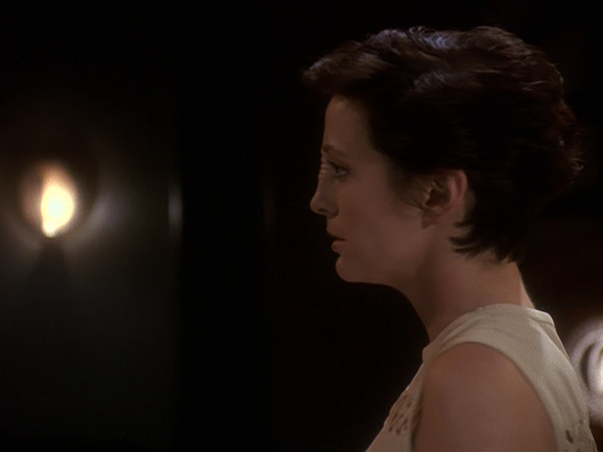 extant_StarTrek_DS9_5x19-TiesOfBloodAndWater_02414.jpg