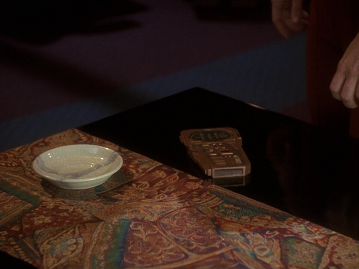 extant_StarTrek_DS9_5x19-TiesOfBloodAndWater_02424.jpg