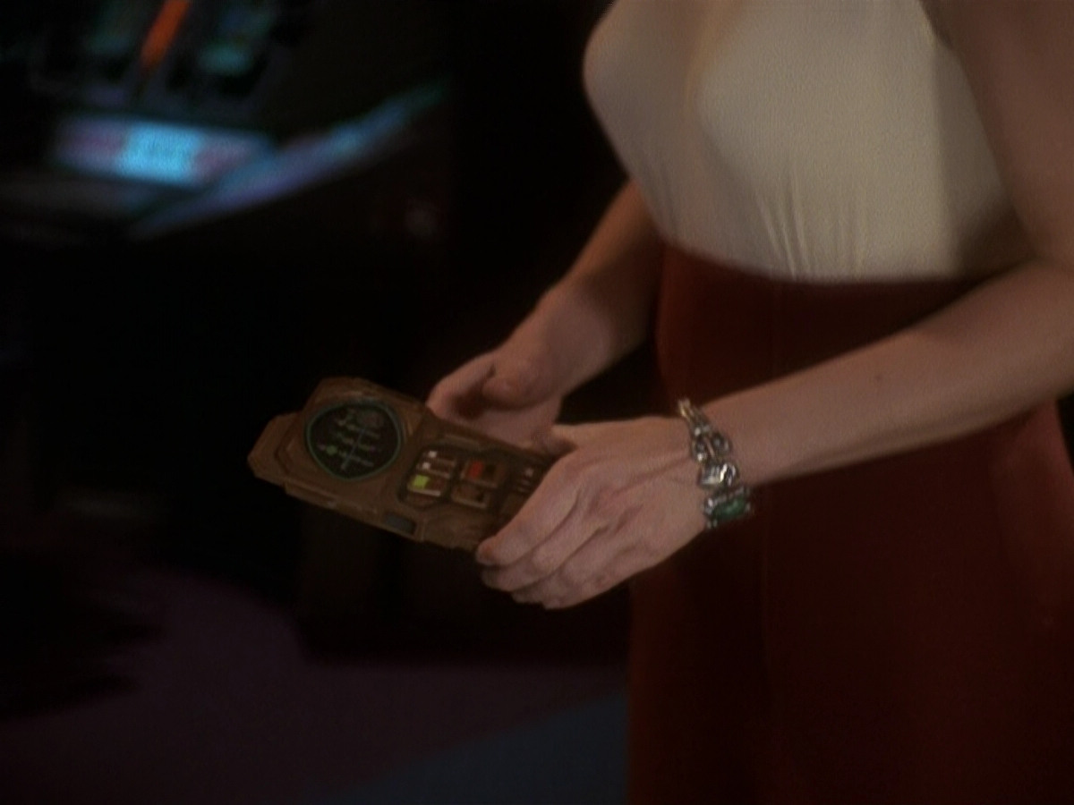 extant_StarTrek_DS9_5x19-TiesOfBloodAndWater_02430.jpg