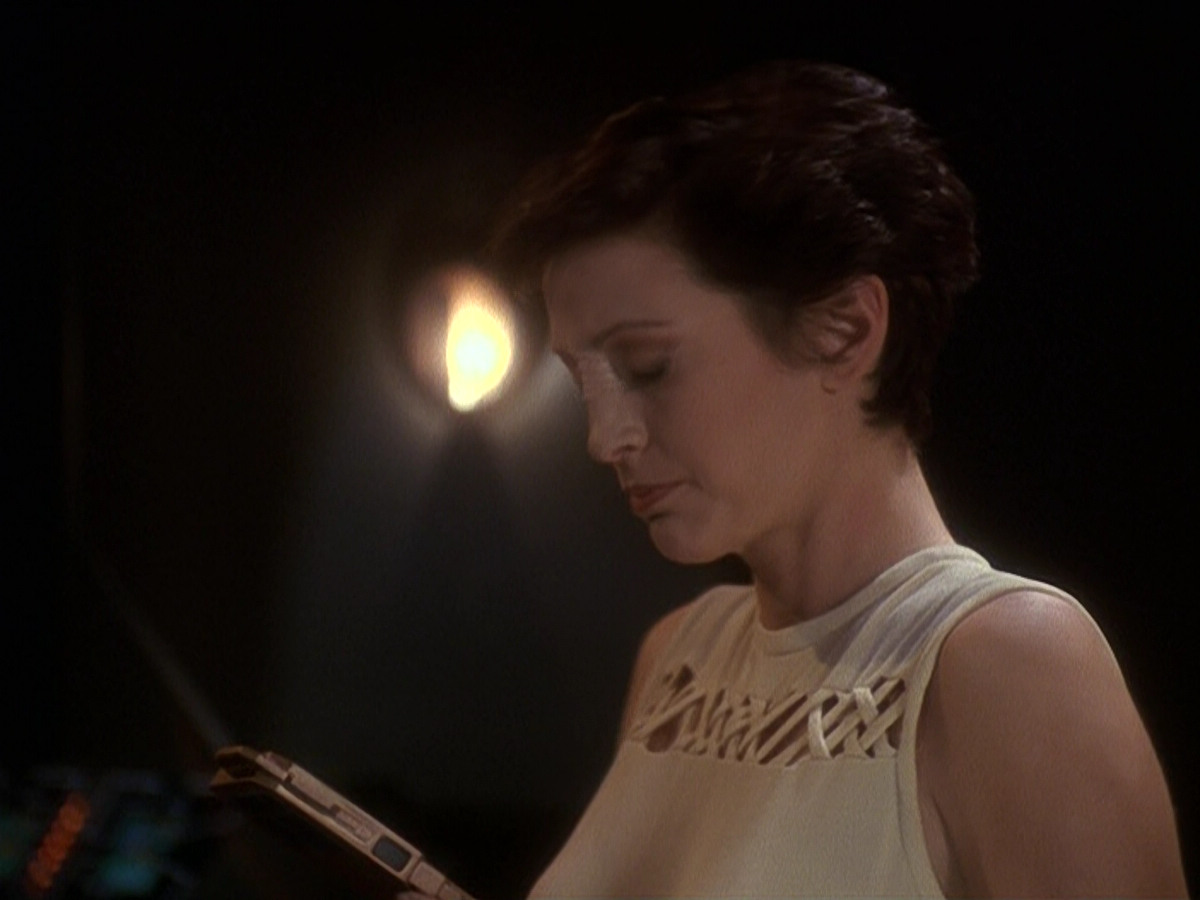 extant_StarTrek_DS9_5x19-TiesOfBloodAndWater_02438.jpg