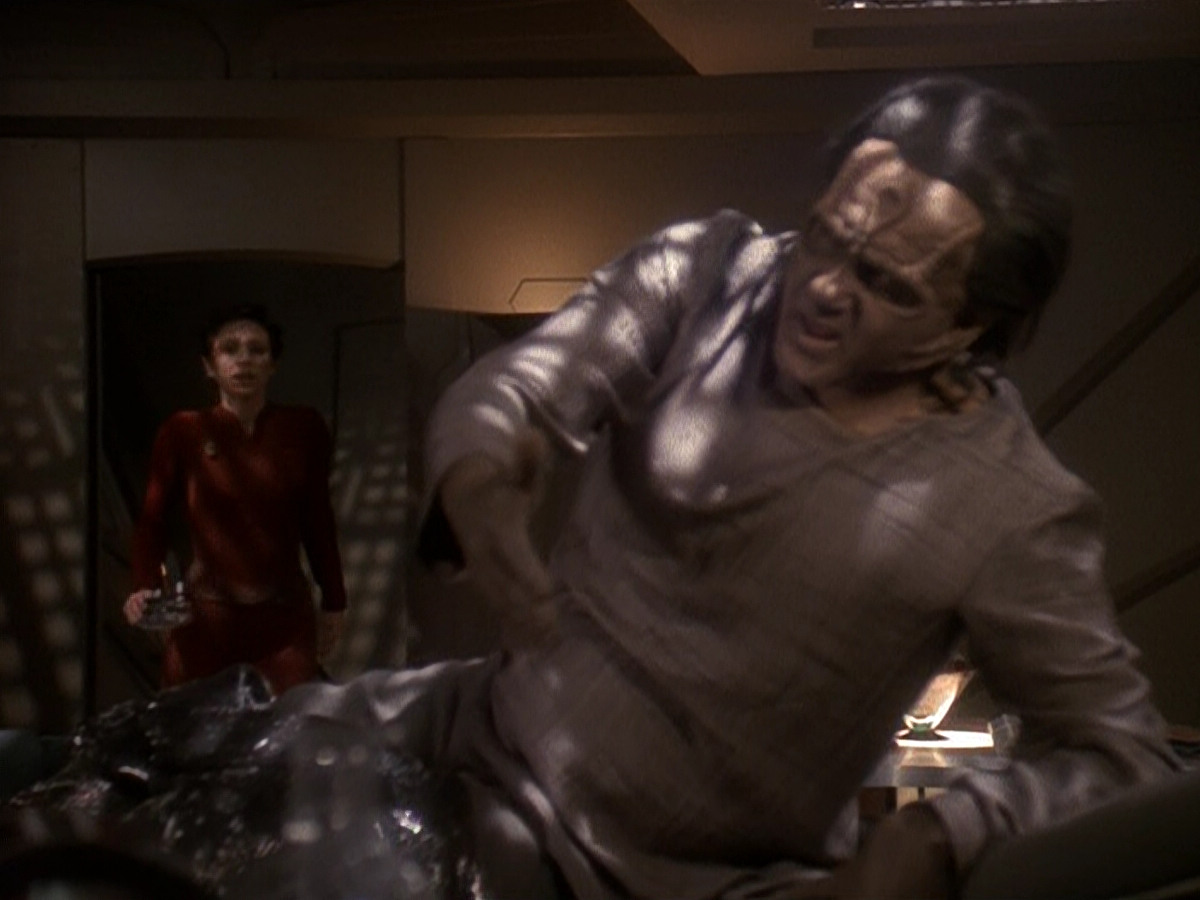 extant_StarTrek_DS9_5x19-TiesOfBloodAndWater_02458.jpg