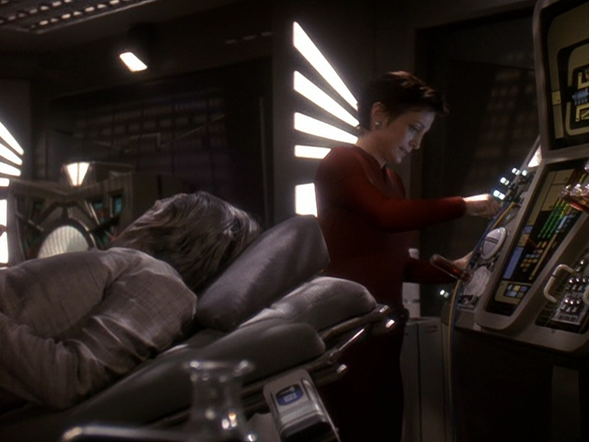 extant_StarTrek_DS9_5x19-TiesOfBloodAndWater_02475.jpg