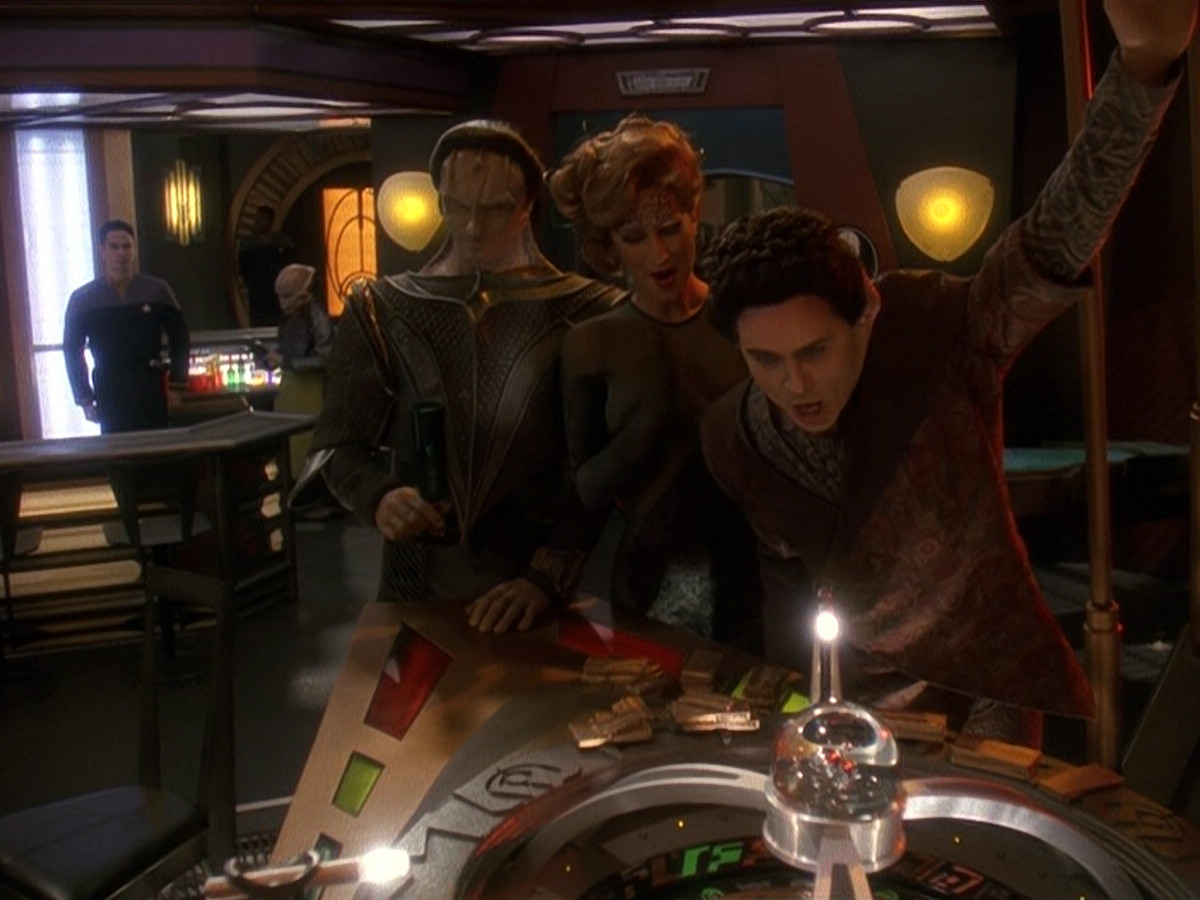 extant_StarTrek_DS9_5x19-TiesOfBloodAndWater_02563.jpg
