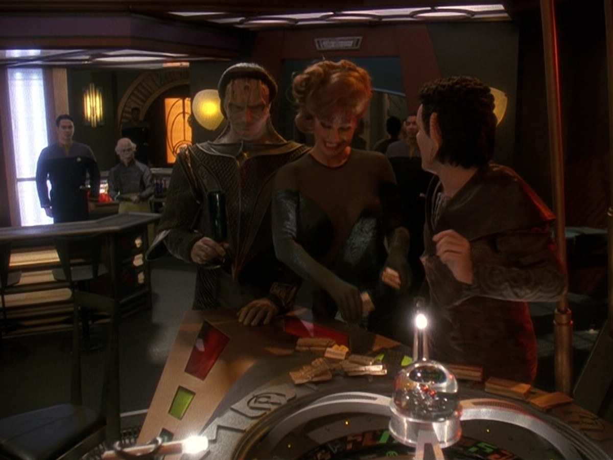 extant_StarTrek_DS9_5x19-TiesOfBloodAndWater_02567.jpg