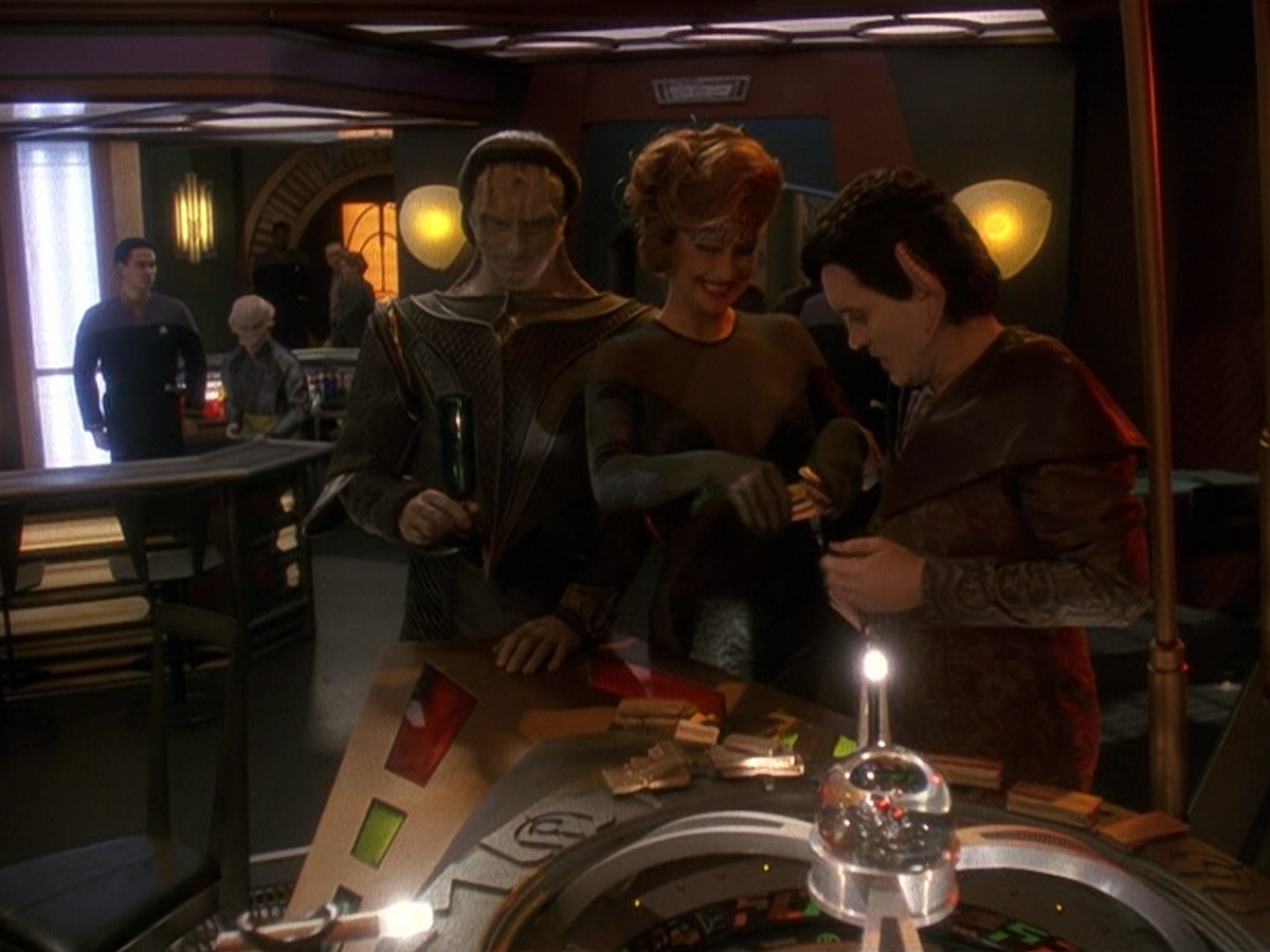 extant_StarTrek_DS9_5x19-TiesOfBloodAndWater_02568.jpg