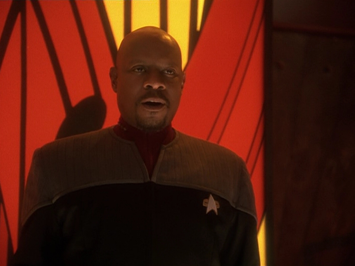 extant_StarTrek_DS9_5x19-TiesOfBloodAndWater_02586.jpg