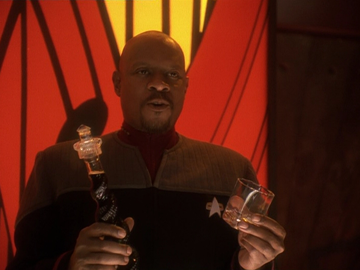 extant_StarTrek_DS9_5x19-TiesOfBloodAndWater_02589.jpg