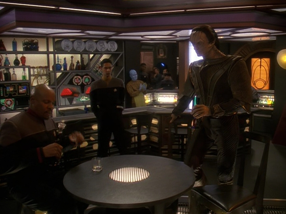 extant_StarTrek_DS9_5x19-TiesOfBloodAndWater_02599.jpg