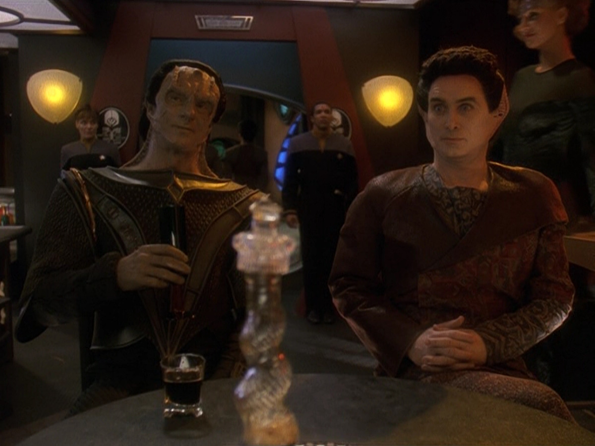 extant_StarTrek_DS9_5x19-TiesOfBloodAndWater_02622.jpg