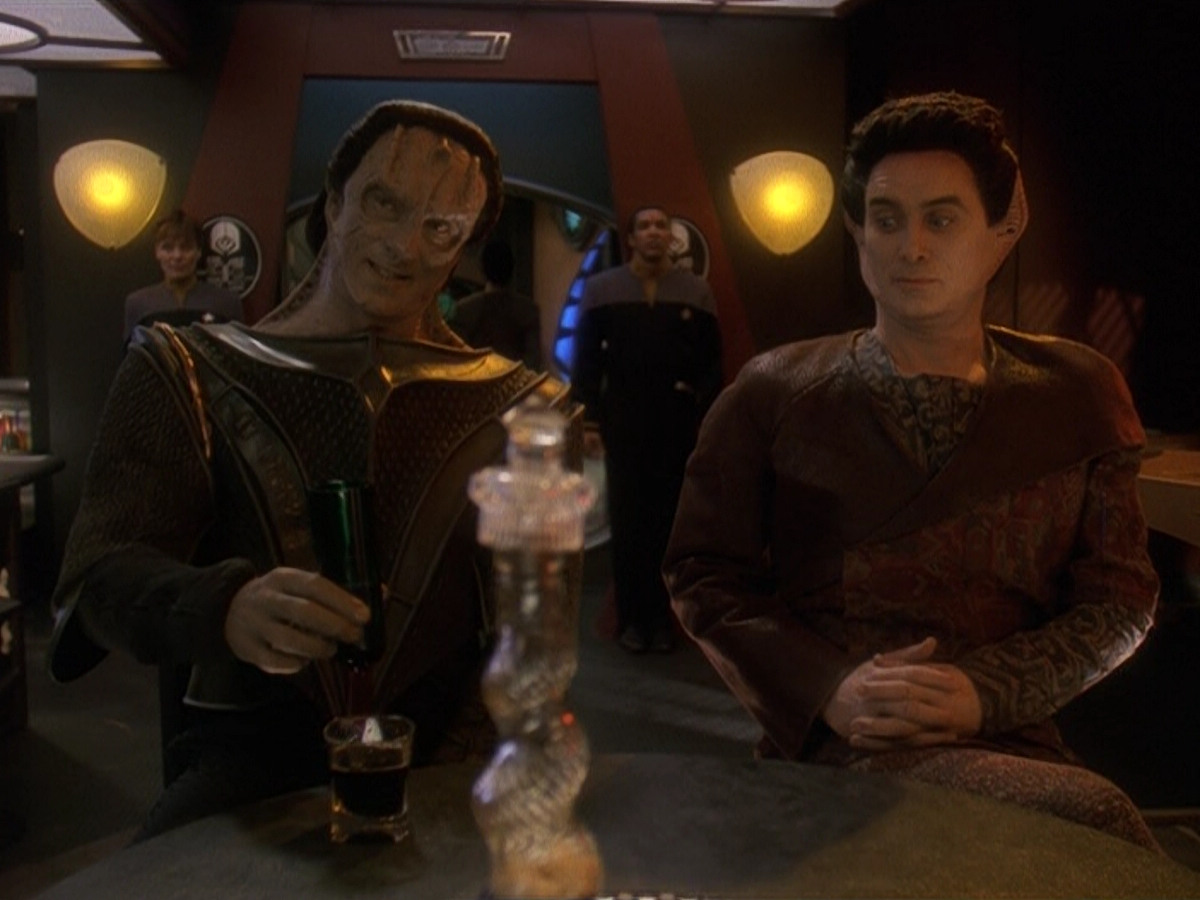 extant_StarTrek_DS9_5x19-TiesOfBloodAndWater_02629.jpg