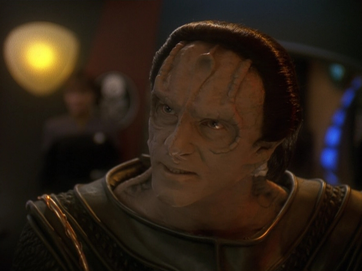extant_StarTrek_DS9_5x19-TiesOfBloodAndWater_02671.jpg
