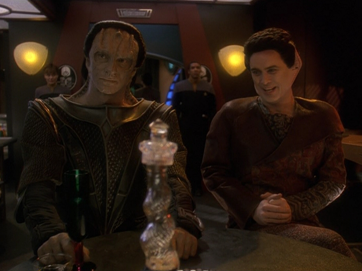 extant_StarTrek_DS9_5x19-TiesOfBloodAndWater_02699.jpg