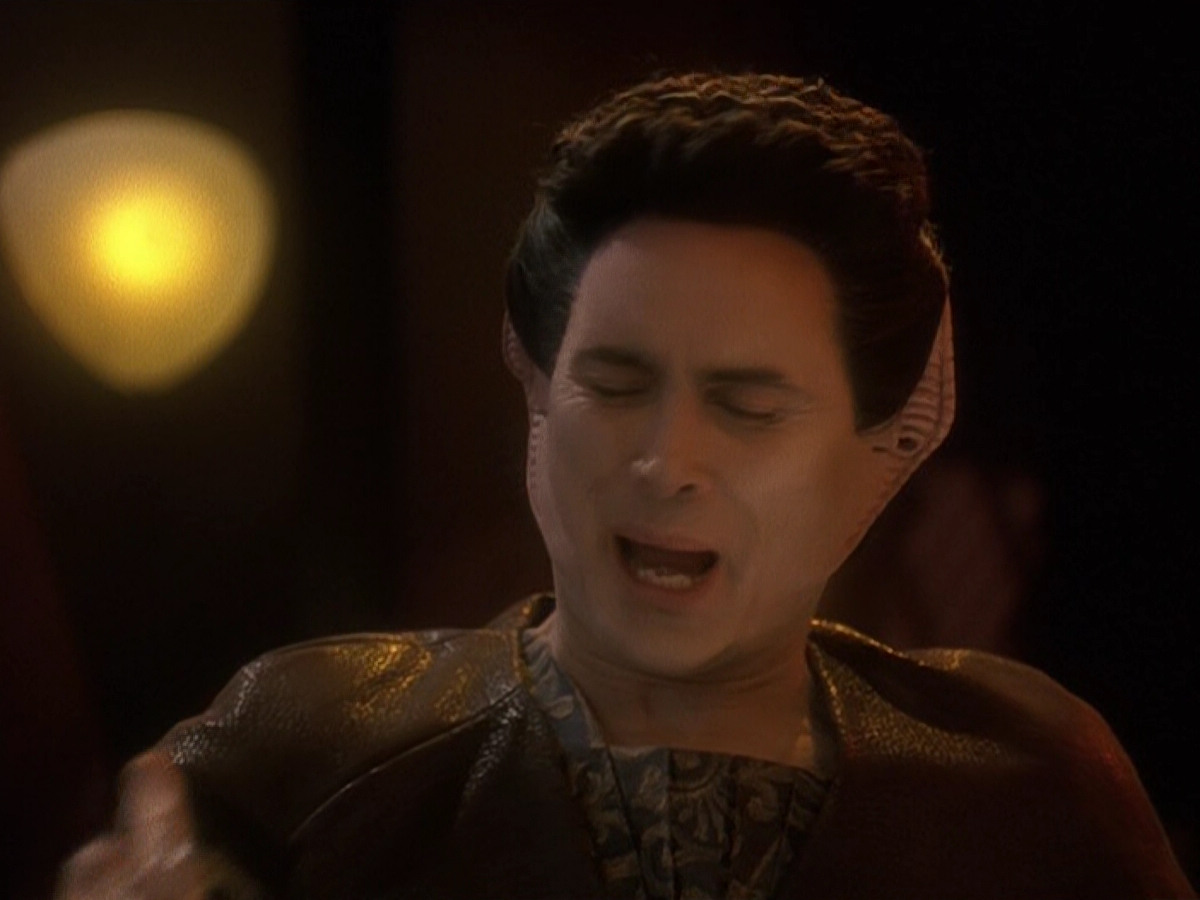 extant_StarTrek_DS9_5x19-TiesOfBloodAndWater_02711.jpg