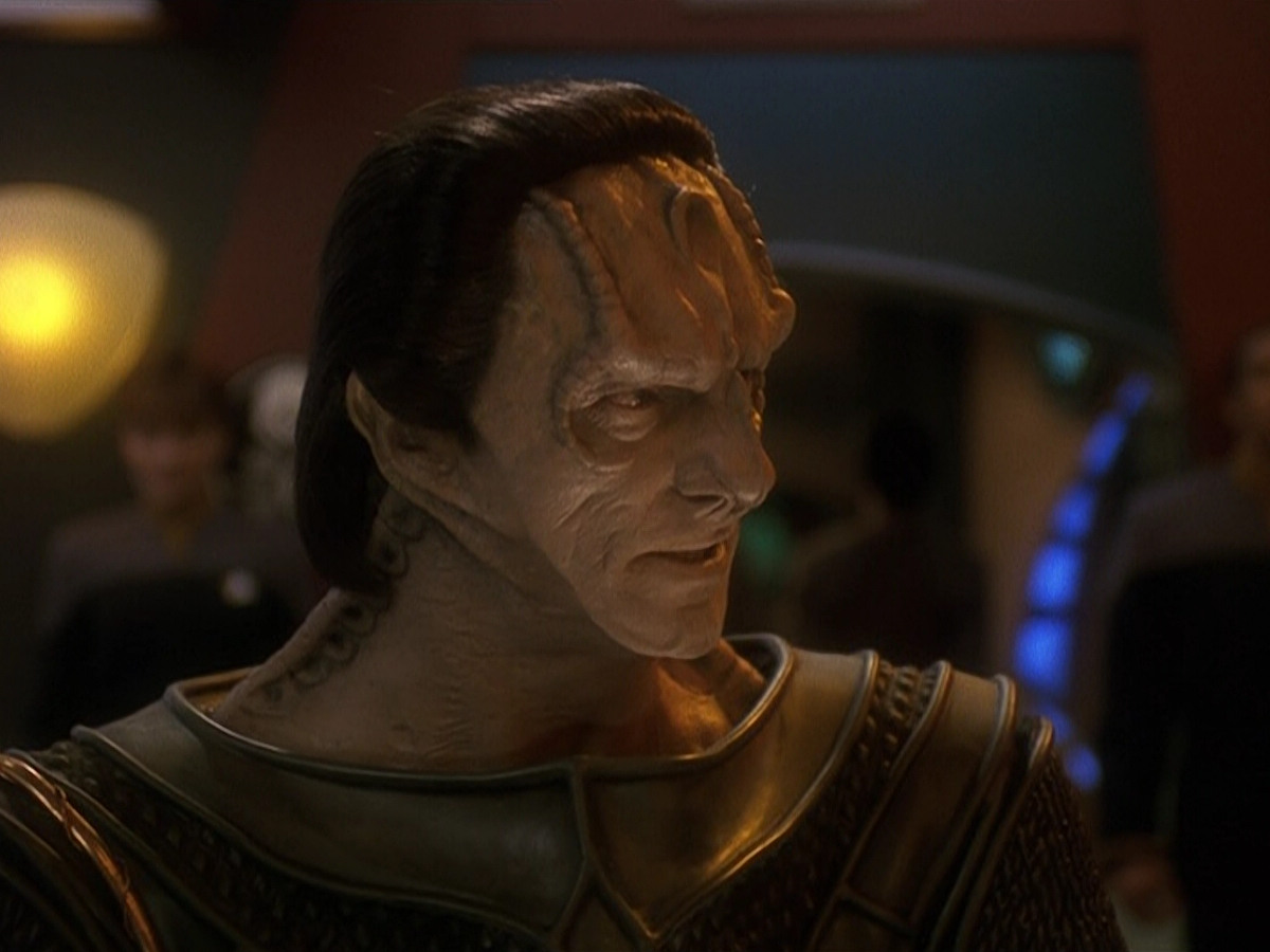 extant_StarTrek_DS9_5x19-TiesOfBloodAndWater_02717.jpg