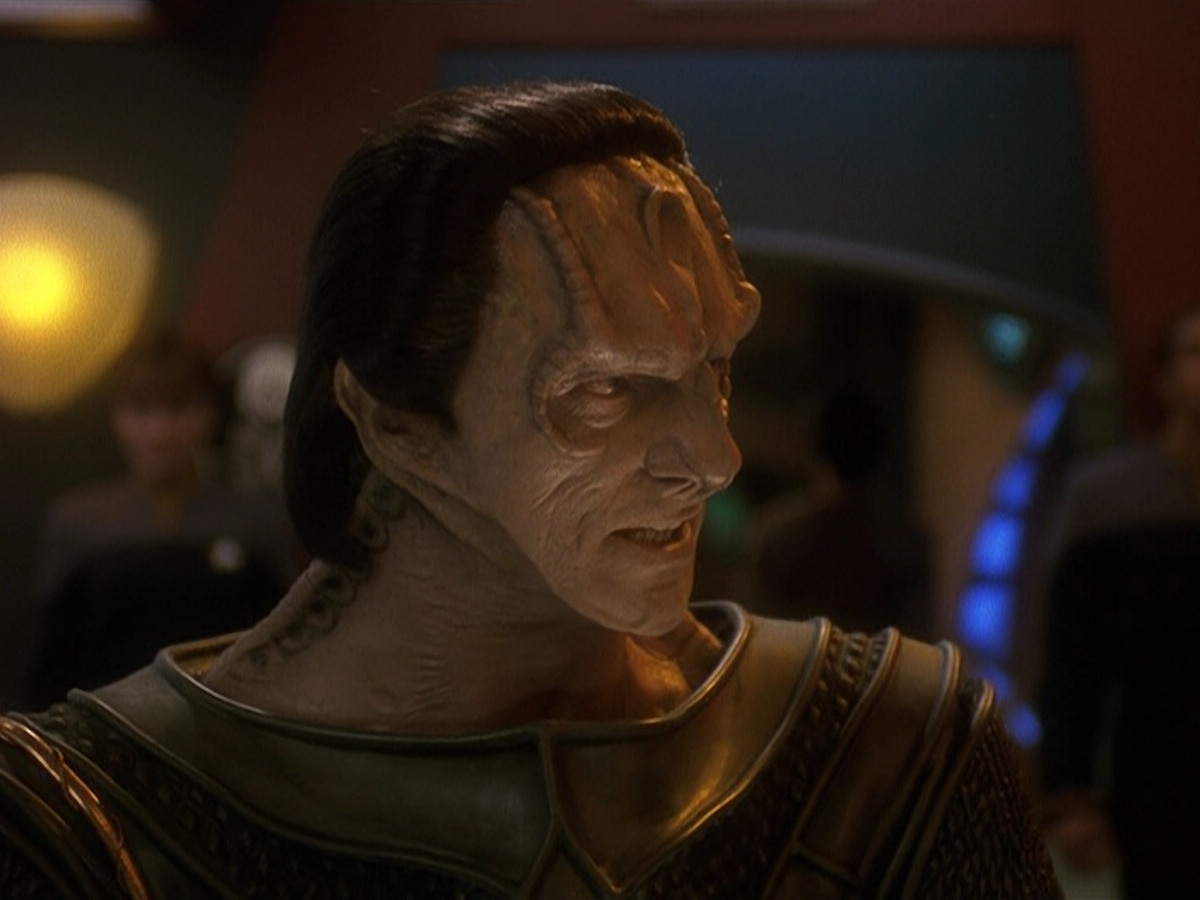extant_StarTrek_DS9_5x19-TiesOfBloodAndWater_02718.jpg
