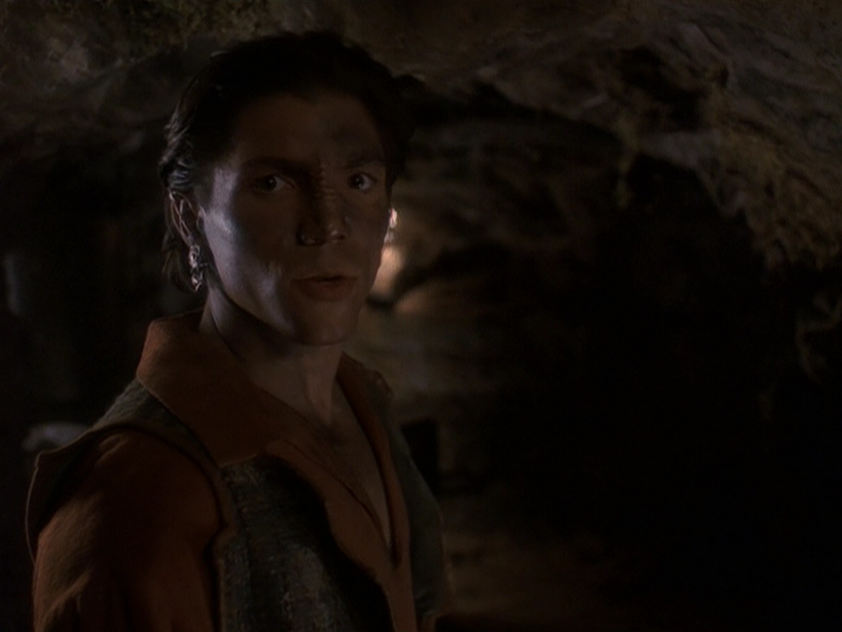 extant_StarTrek_DS9_5x19-TiesOfBloodAndWater_03127.jpg