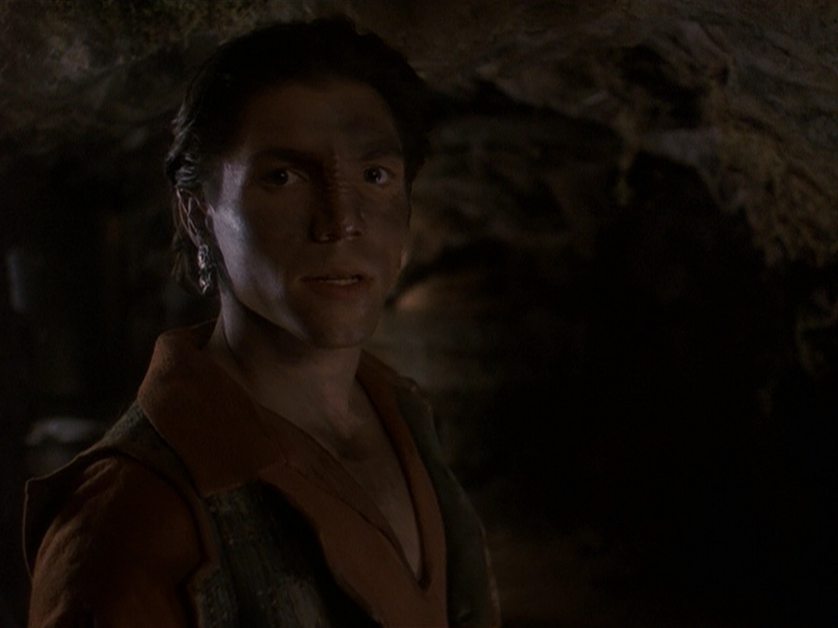 extant_StarTrek_DS9_5x19-TiesOfBloodAndWater_03128.jpg