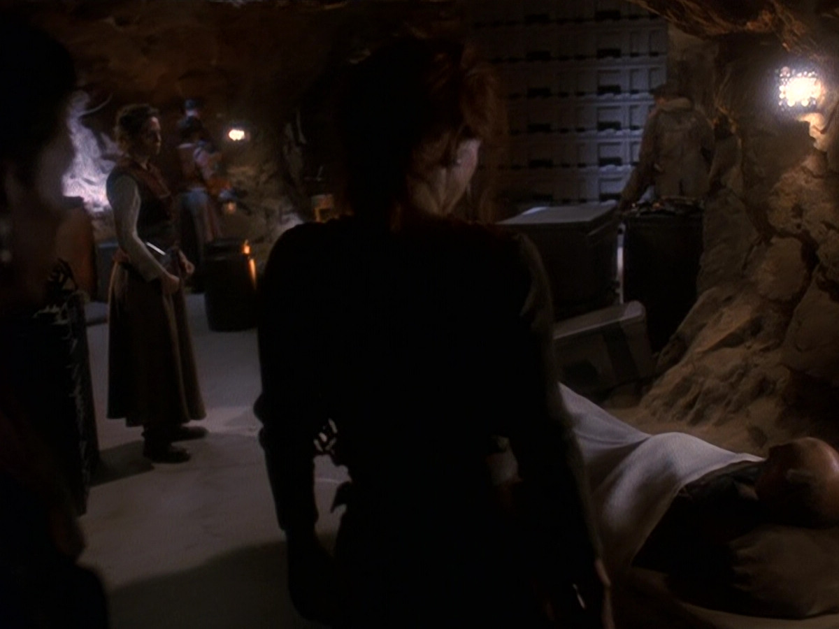 extant_StarTrek_DS9_5x19-TiesOfBloodAndWater_03141.jpg
