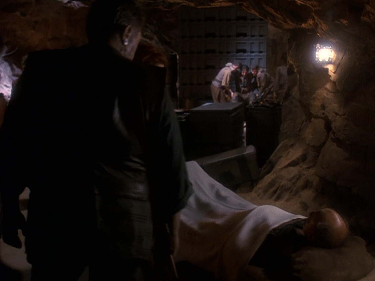 extant_StarTrek_DS9_5x19-TiesOfBloodAndWater_03144.jpg