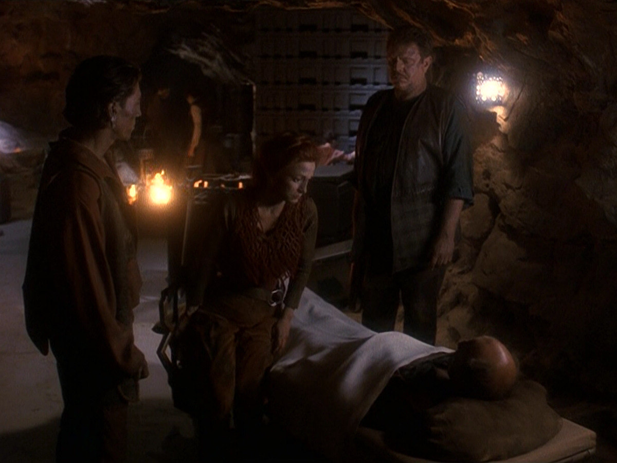 extant_StarTrek_DS9_5x19-TiesOfBloodAndWater_03170.jpg