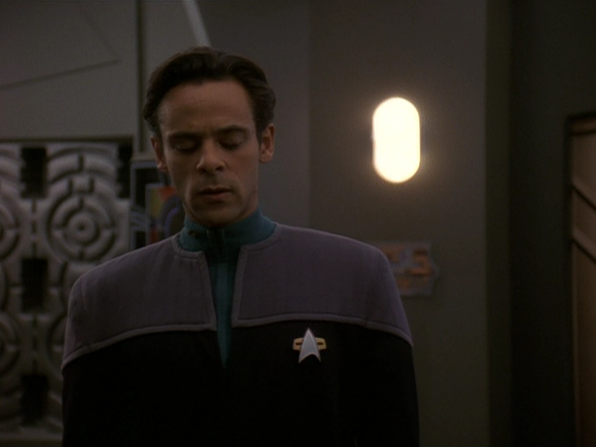 extant_StarTrek_DS9_5x19-TiesOfBloodAndWater_03288.jpg