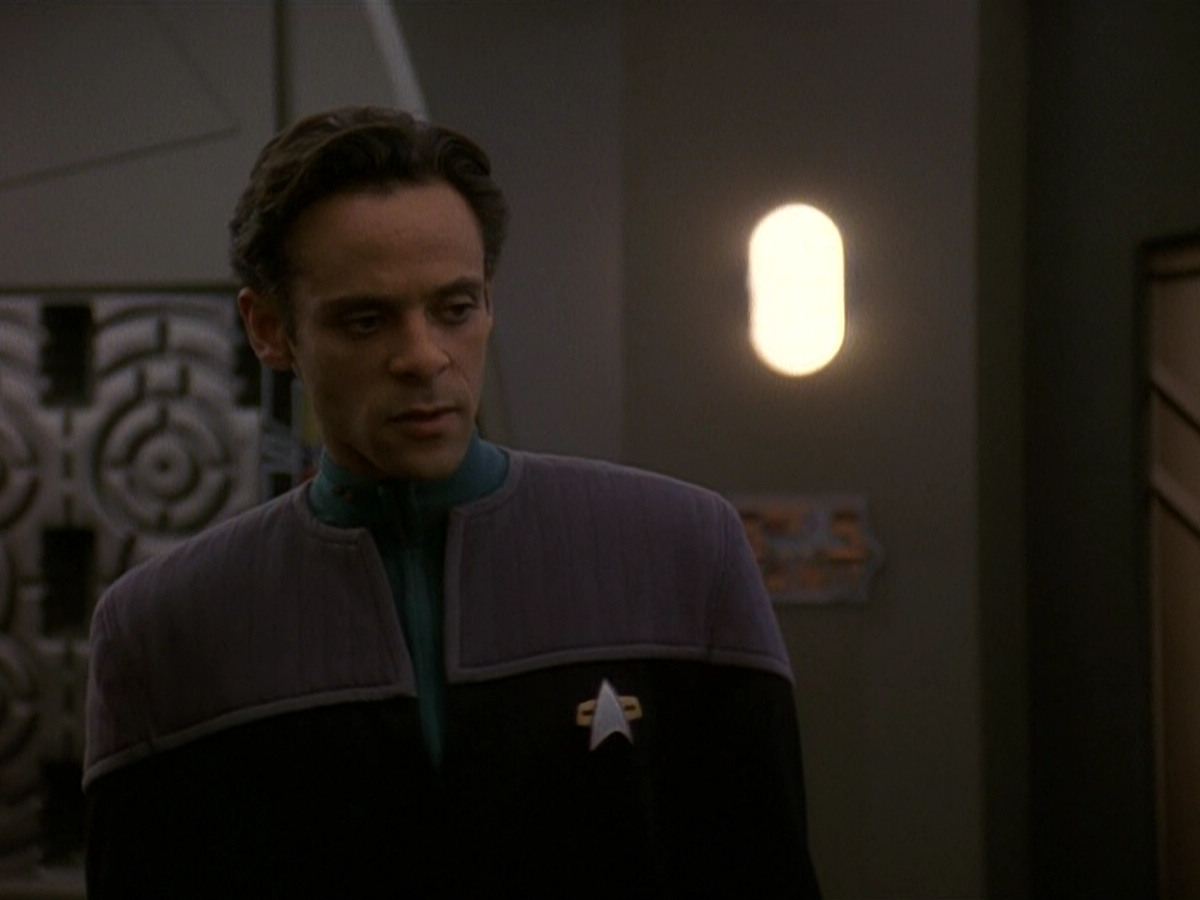 extant_StarTrek_DS9_5x19-TiesOfBloodAndWater_03289.jpg