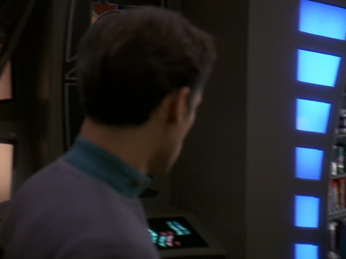 extant_StarTrek_DS9_5x19-TiesOfBloodAndWater_03307.jpg