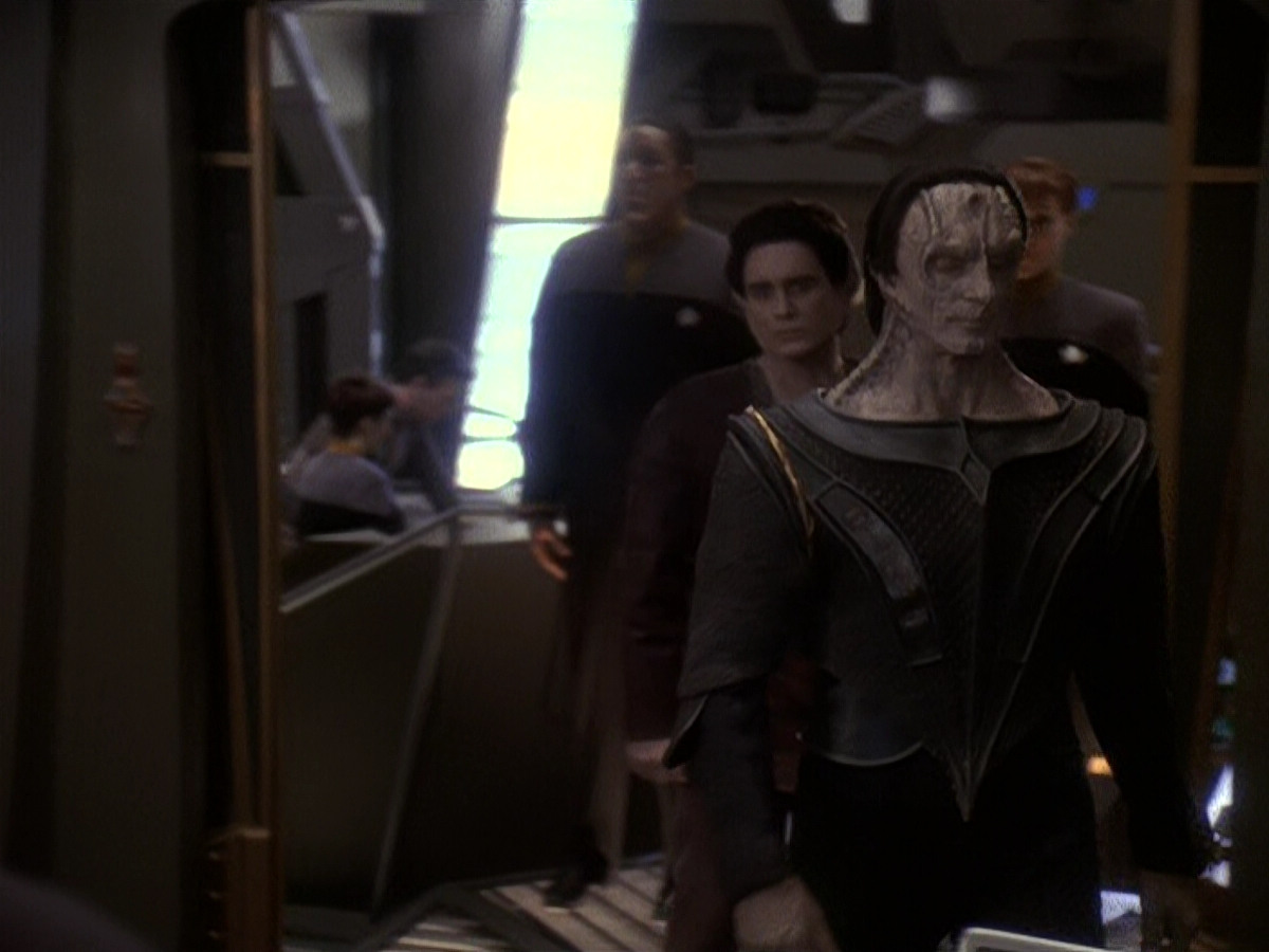 extant_StarTrek_DS9_5x19-TiesOfBloodAndWater_03603.jpg