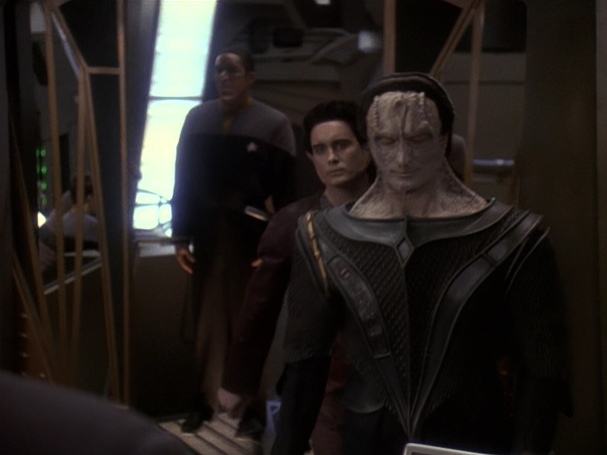 extant_StarTrek_DS9_5x19-TiesOfBloodAndWater_03604.jpg
