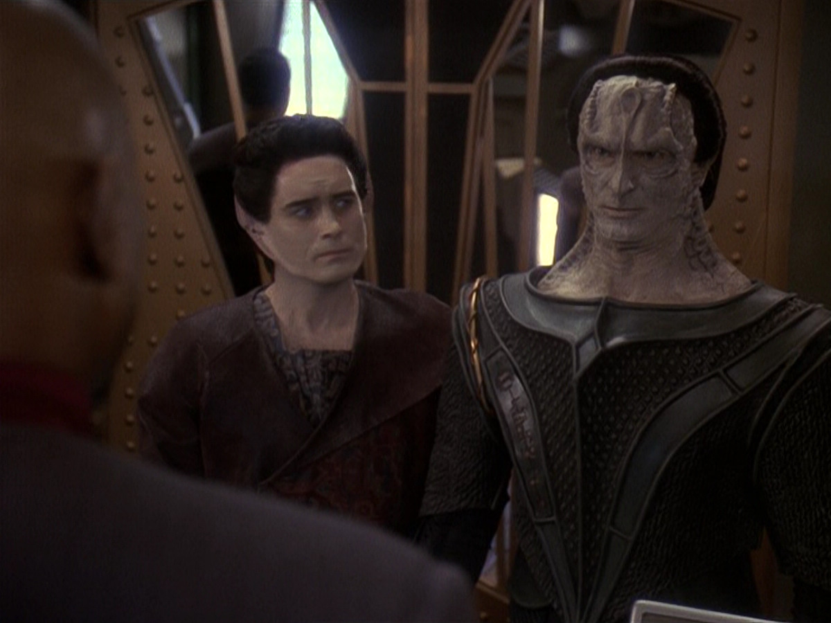 extant_StarTrek_DS9_5x19-TiesOfBloodAndWater_03625.jpg