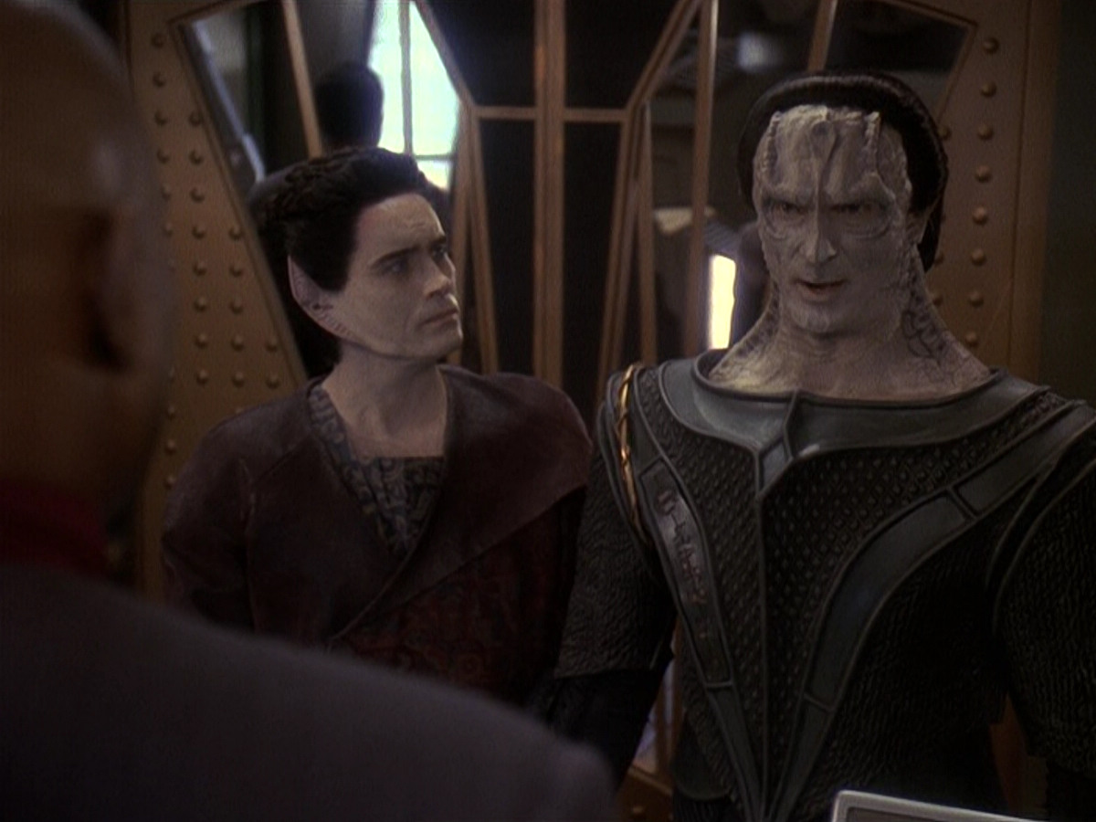 extant_StarTrek_DS9_5x19-TiesOfBloodAndWater_03629.jpg