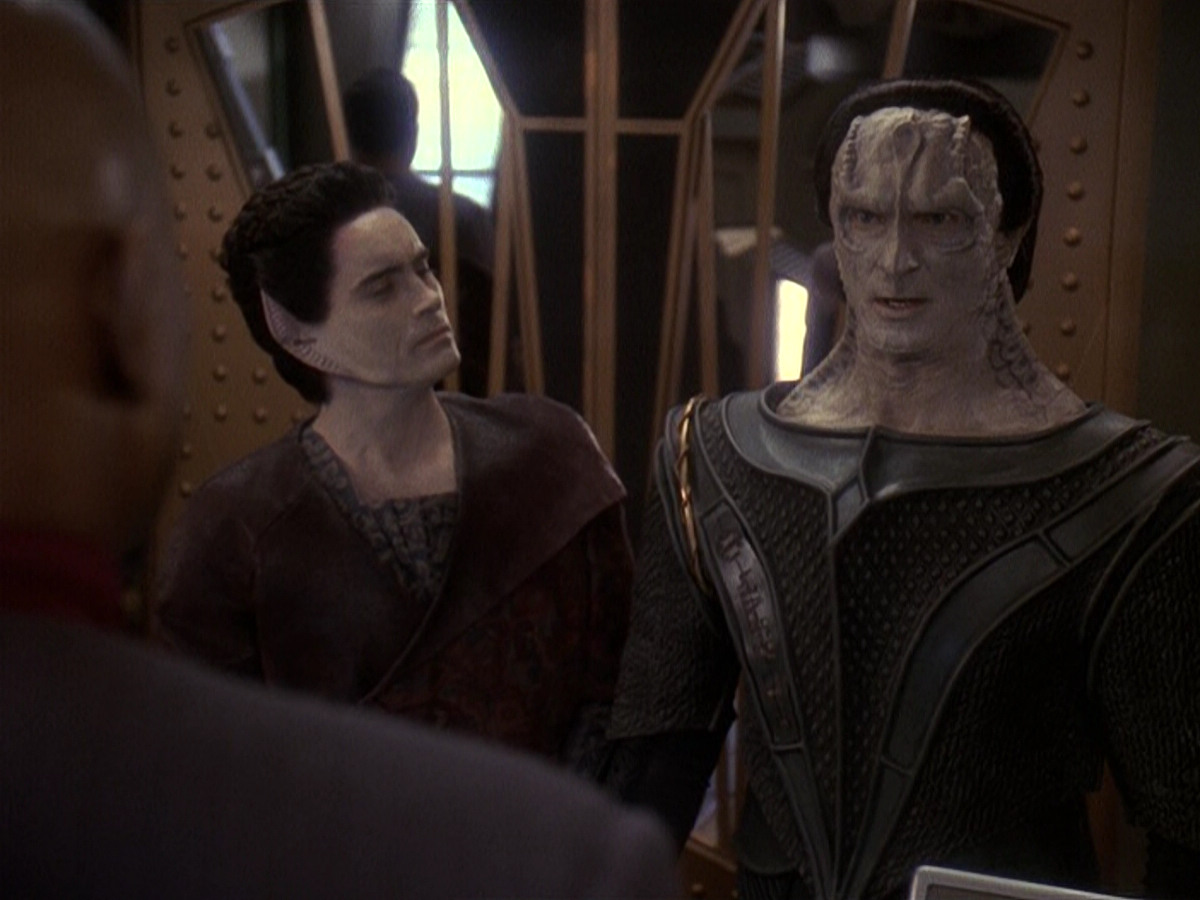 extant_StarTrek_DS9_5x19-TiesOfBloodAndWater_03632.jpg