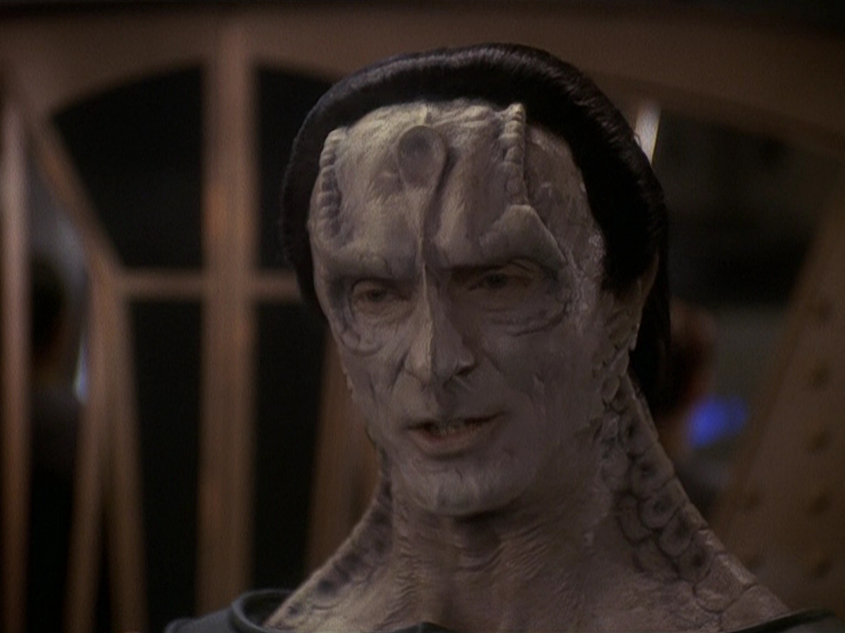 extant_StarTrek_DS9_5x19-TiesOfBloodAndWater_03644.jpg