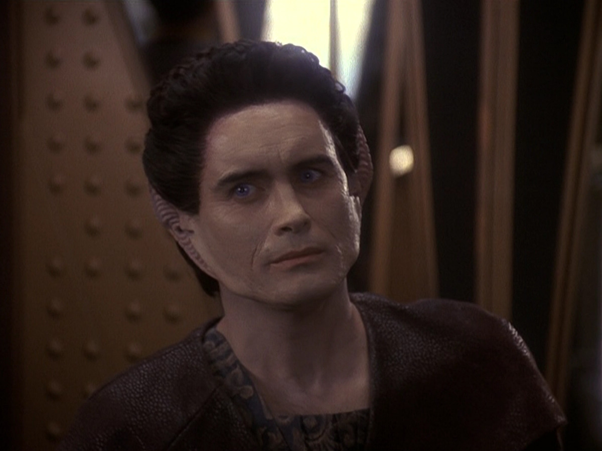 extant_StarTrek_DS9_5x19-TiesOfBloodAndWater_03652.jpg