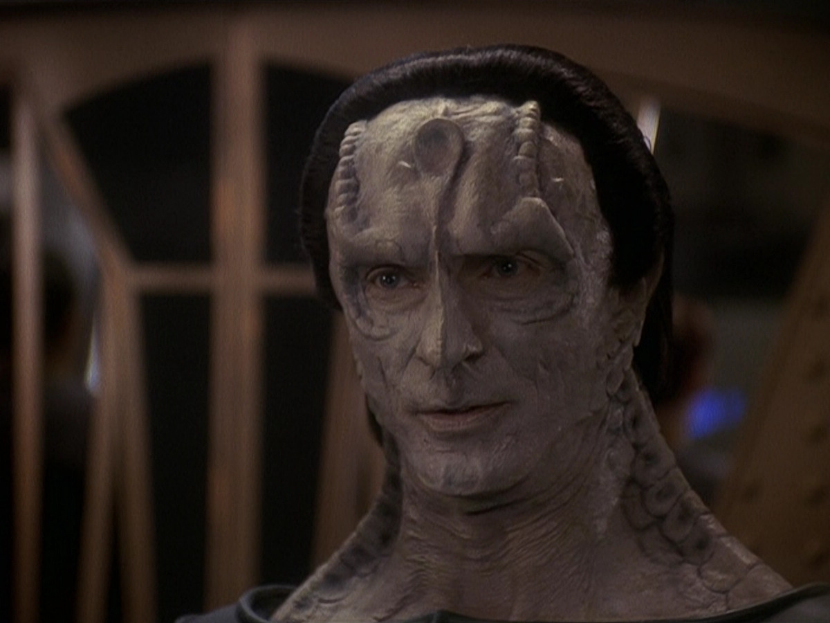 extant_StarTrek_DS9_5x19-TiesOfBloodAndWater_03677.jpg