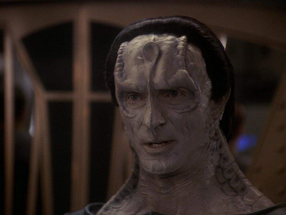 extant_StarTrek_DS9_5x19-TiesOfBloodAndWater_03678.jpg