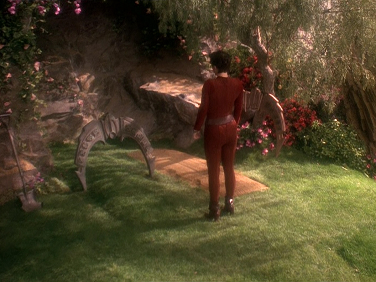 extant_StarTrek_DS9_5x19-TiesOfBloodAndWater_03759.jpg