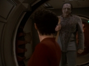 extant_StarTrek_DS9_5x19-TiesOfBloodAndWater_00088.jpg